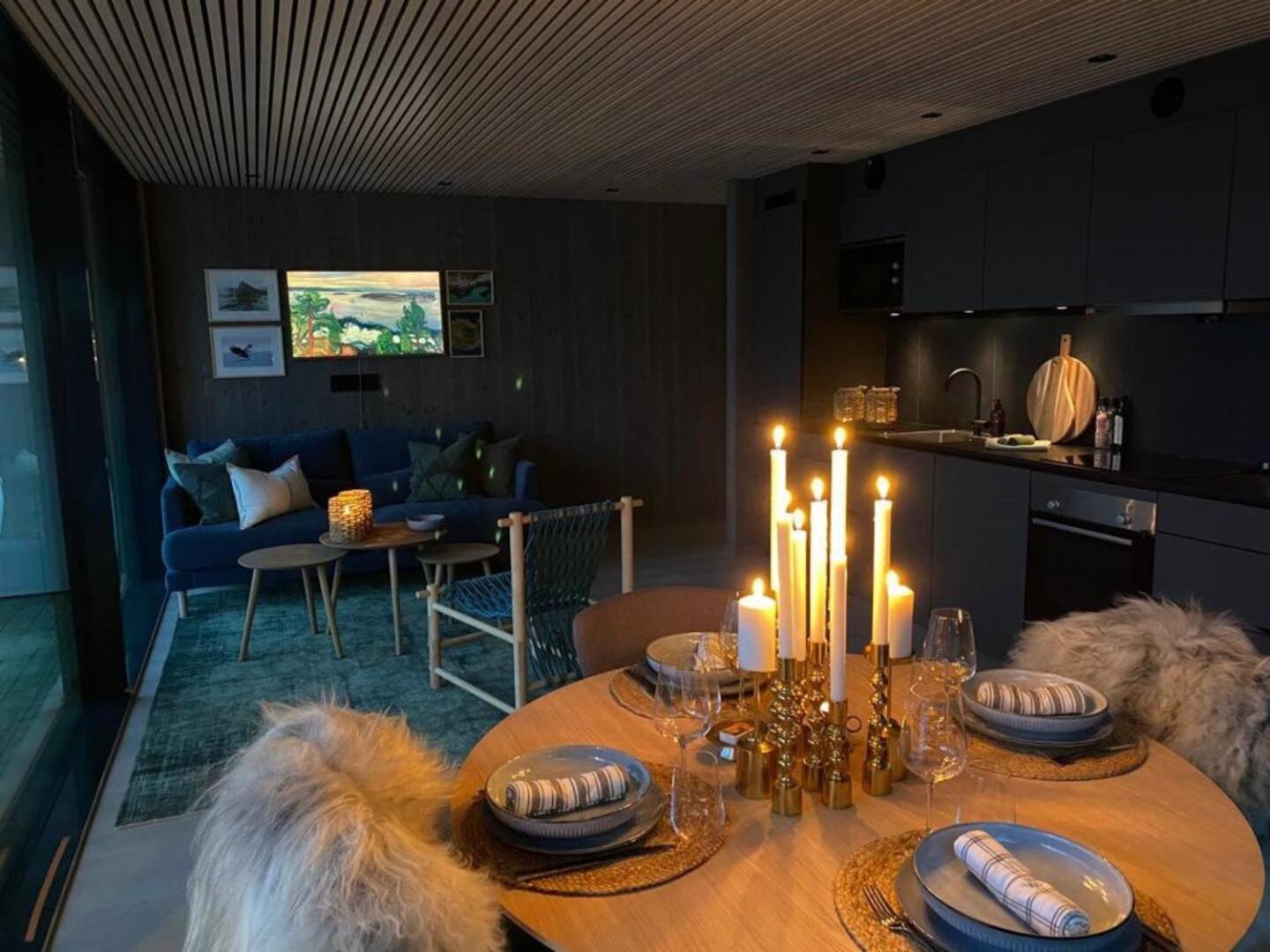 Waterfront Apartment With Panoramic Sea View Henningsvær Buitenkant foto